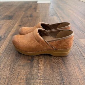 Dansko Honey Distressed Leather Clogs - Comfortable Slip-On Work Shoes